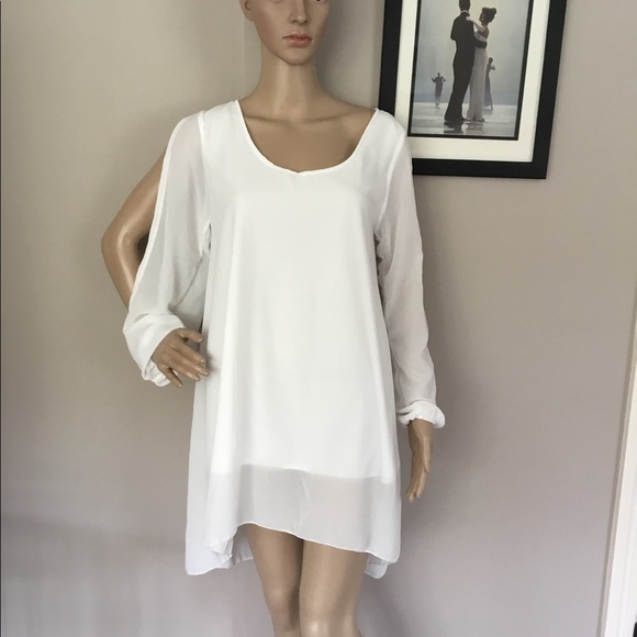White short brand less dress in medium - Picture 2 of 3